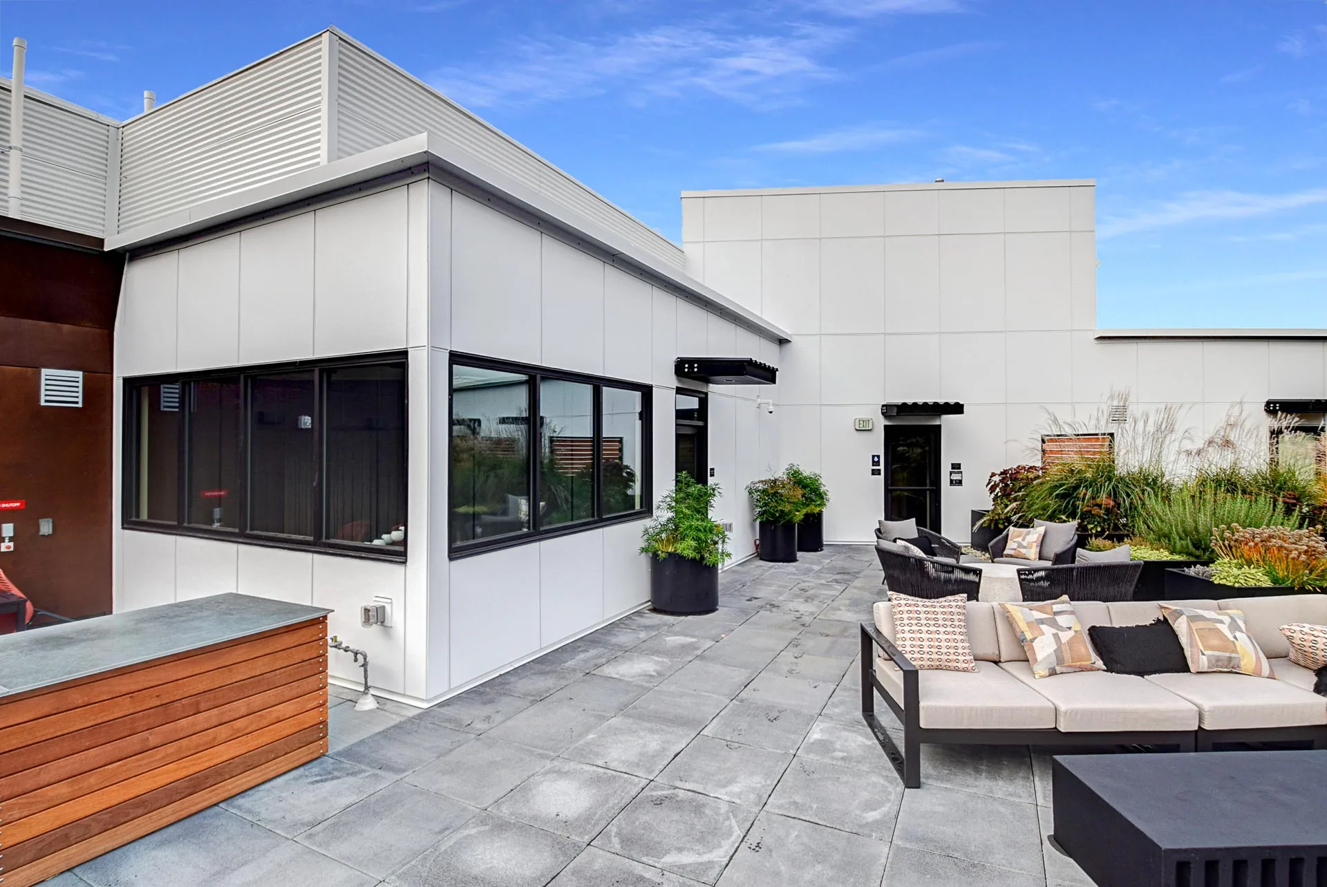 Aria Flats Sammamish by Hedlund Painting