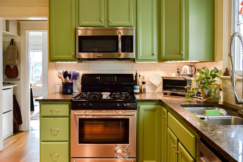 Cabinet refinishing by Hedlund Painting