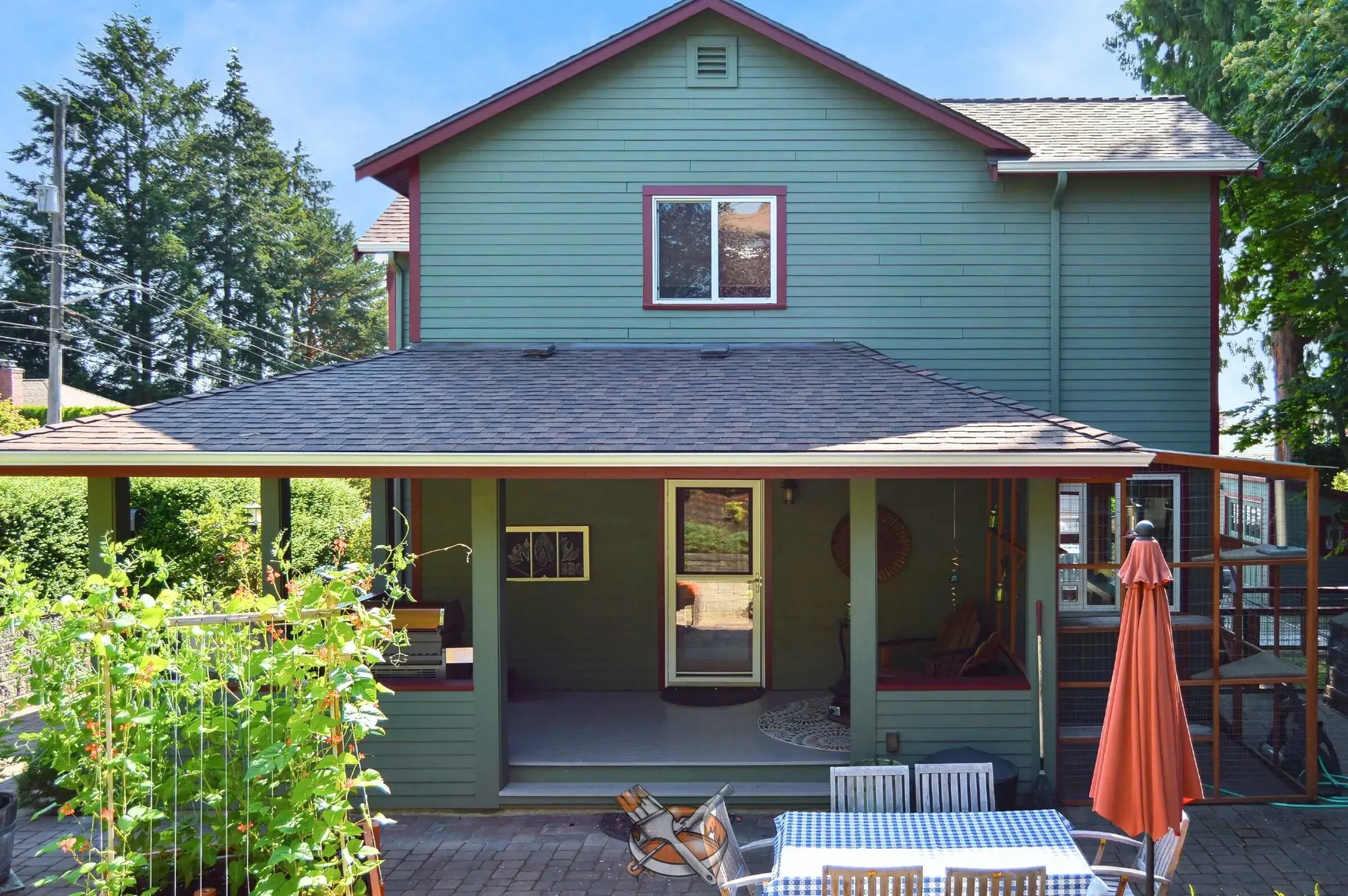 Exterior repaint by Hedlund Painting in Seattle