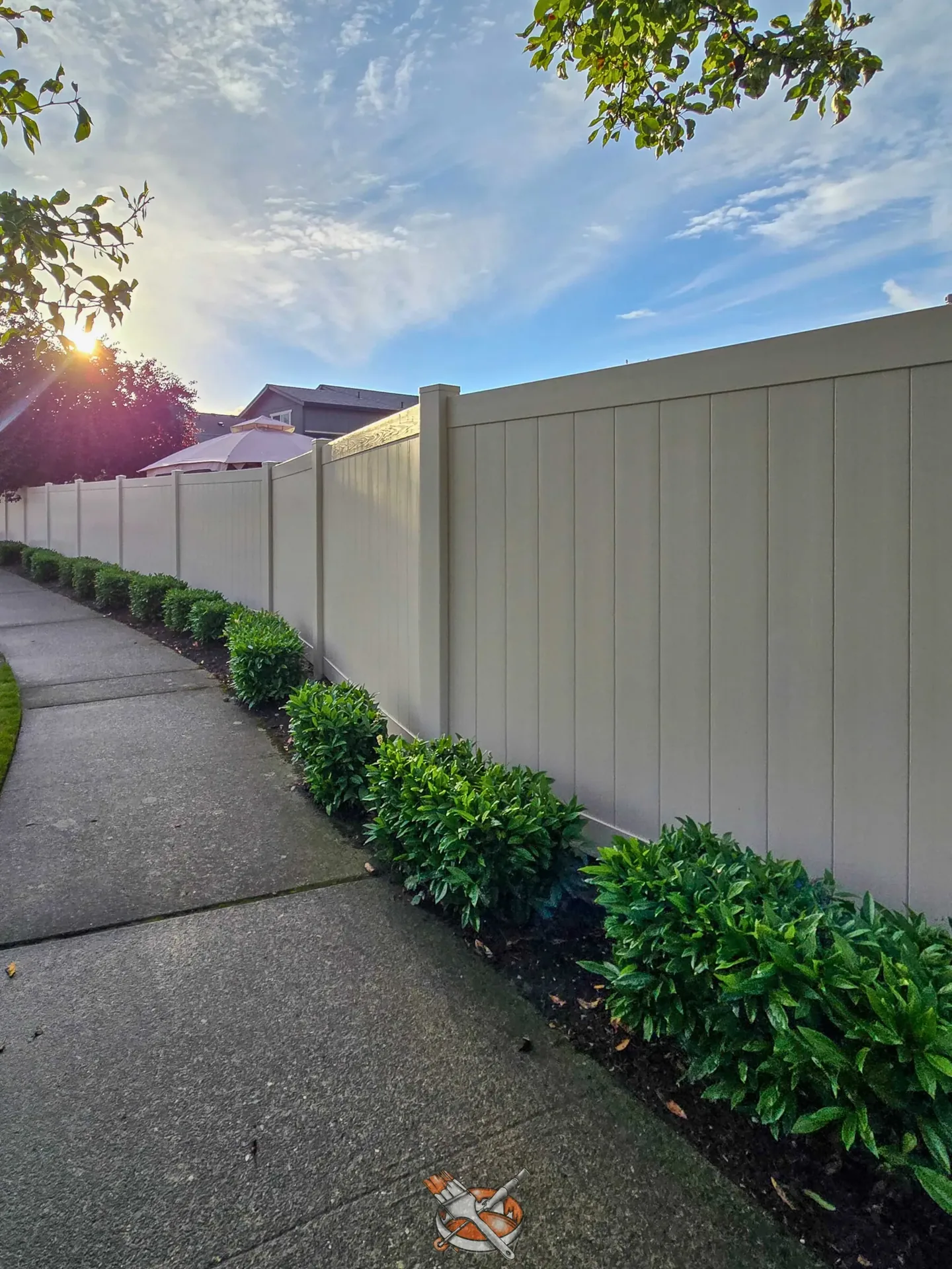 Deck and fence staining by Hedlund Painting