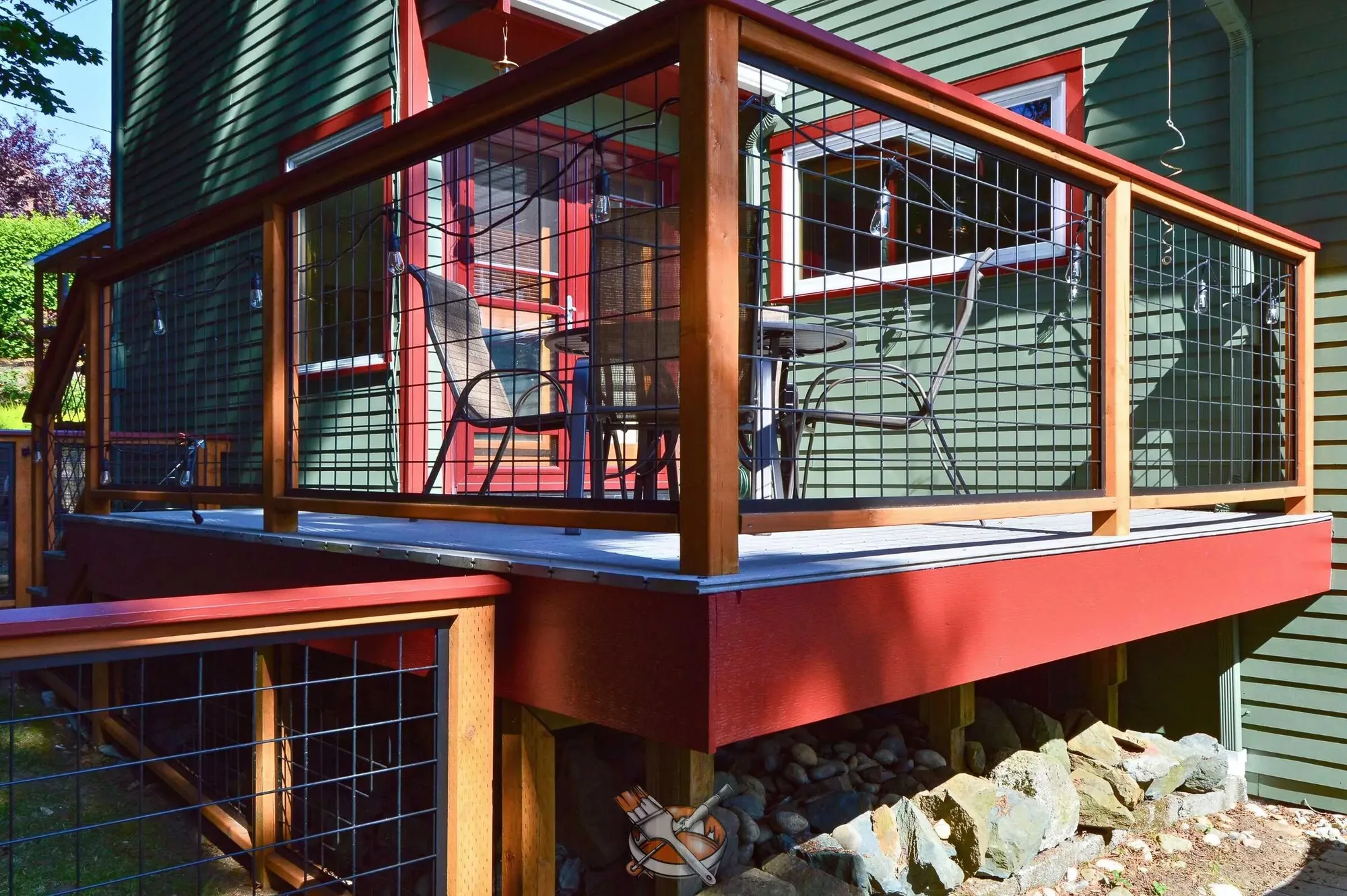 Deck and fence staining by Hedlund Painting in Seattle